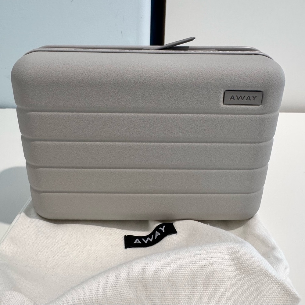 Away Mini Crossbody Cloud Gry Brand New